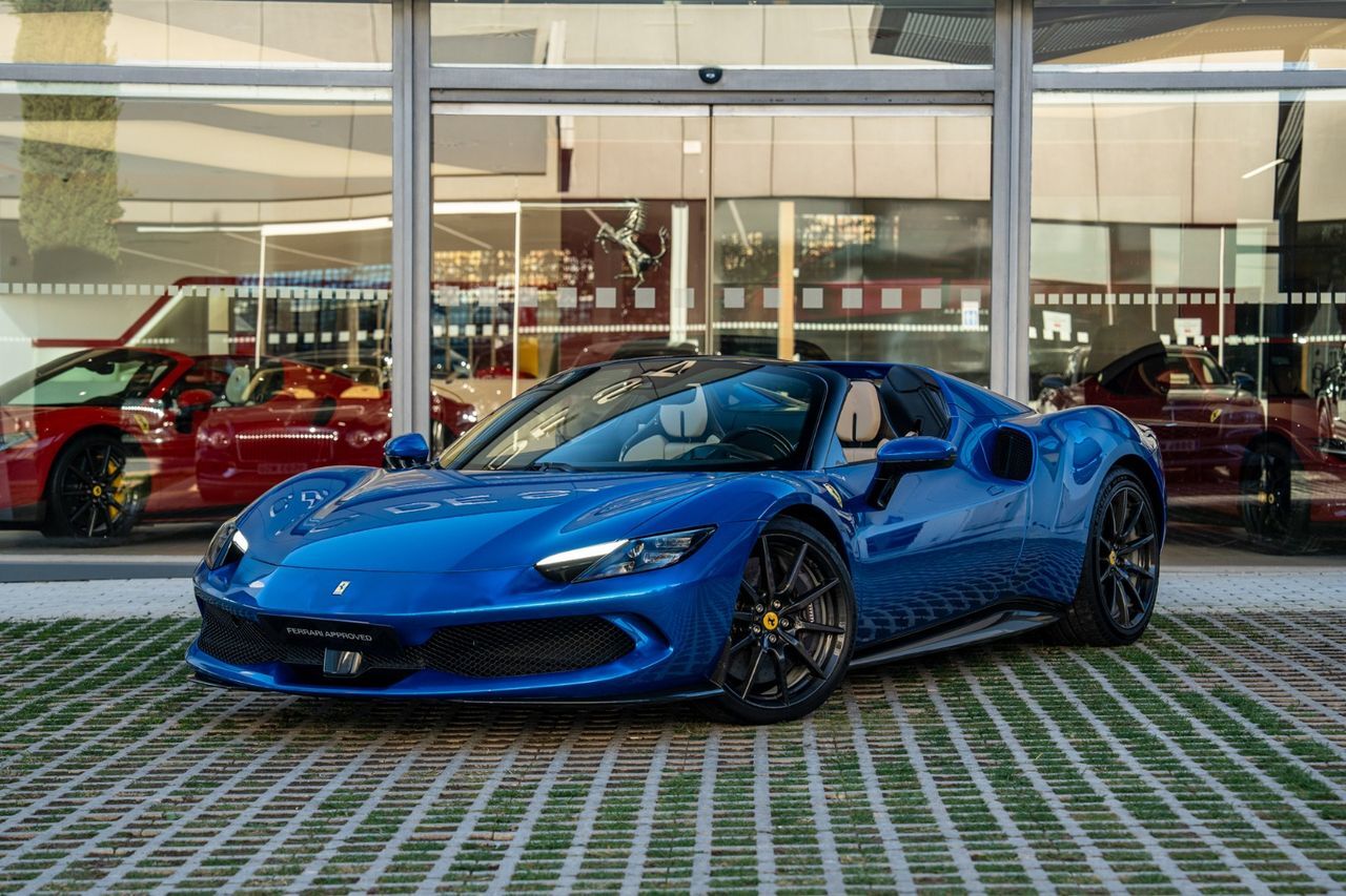 FERRARI 296 GTB (3.0 V6 T GTS) en Málaga