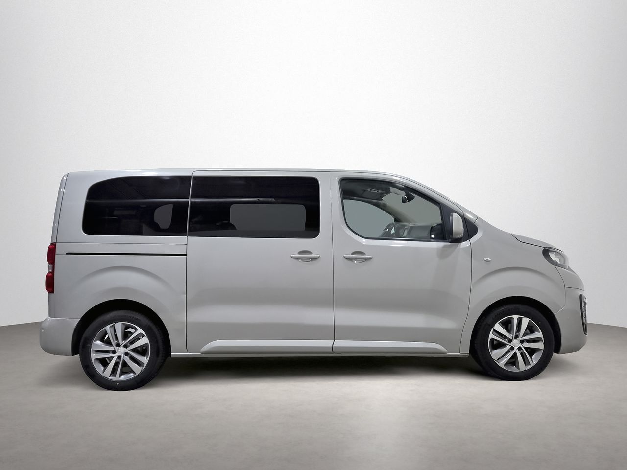 Foto del PEUGEOT Traveller 1.5BlueHDI Active Standard 120
