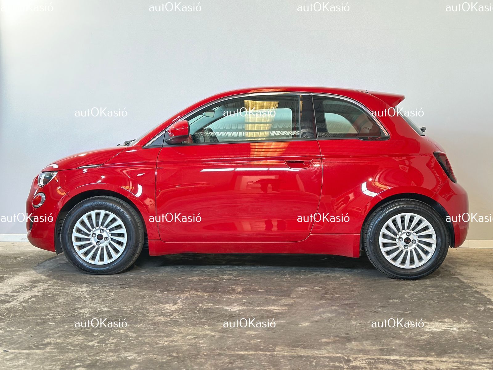 Foto del FIAT 500 e 87Kw Red