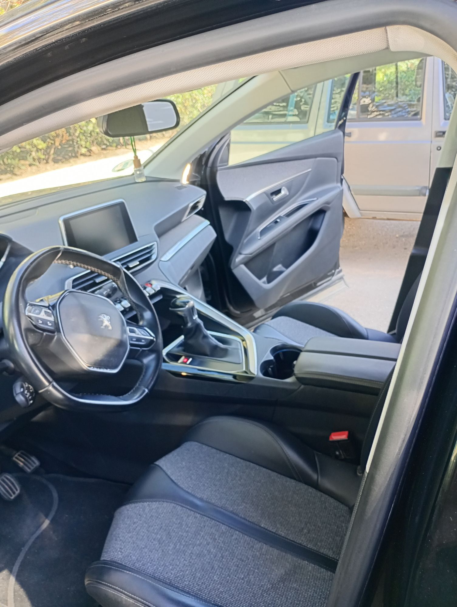 Foto del PEUGEOT 3008 1.2 S&S PureTech Allure 130