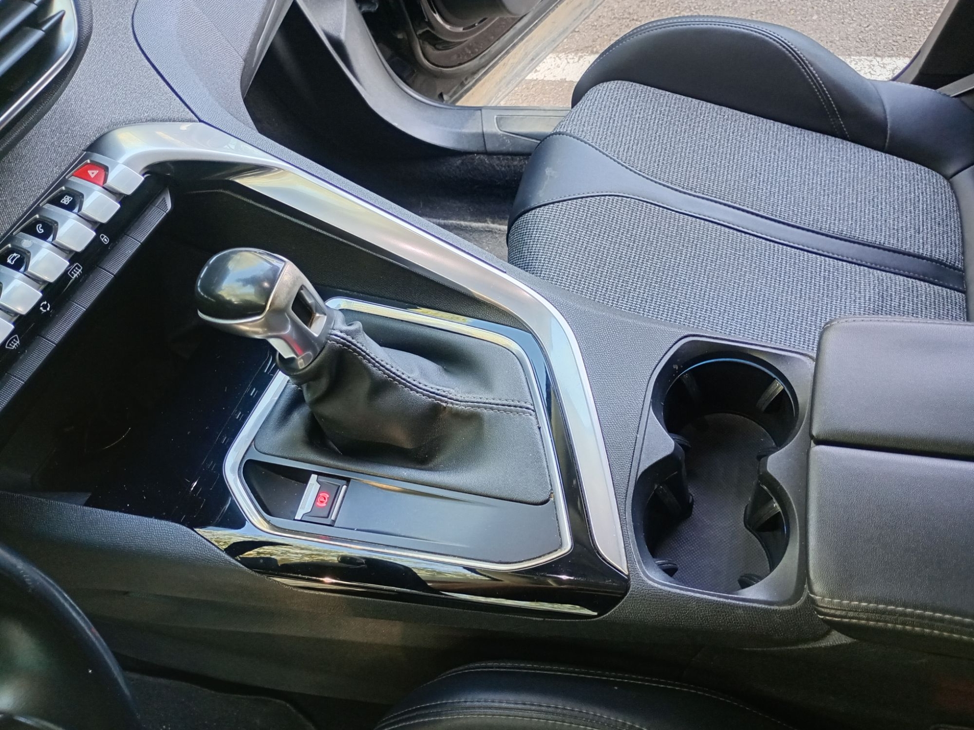 Imagen de PEUGEOT 3008