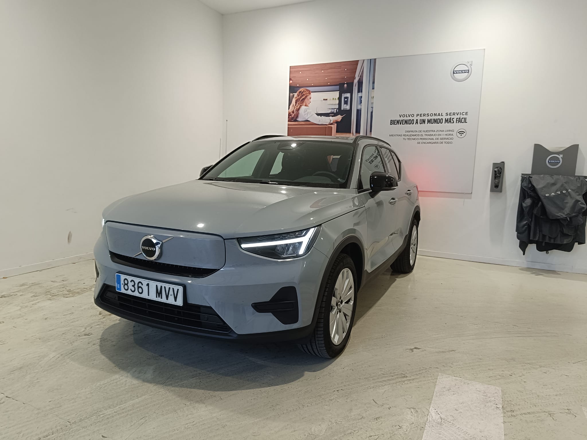 VOLVO EX40 (BEV 69KWH CORE 238 5P) en Cádiz