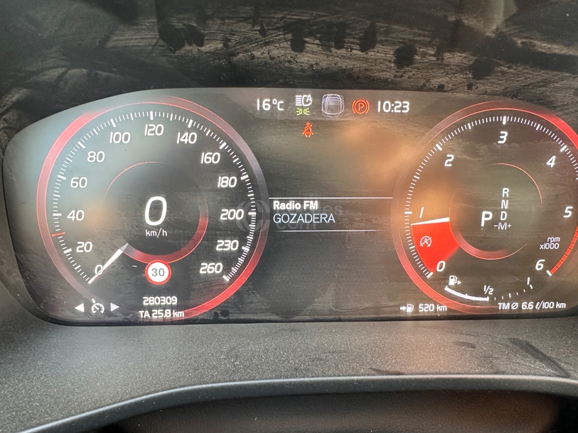 Foto del VOLVO XC40 D4 Business Plus AWD Aut.