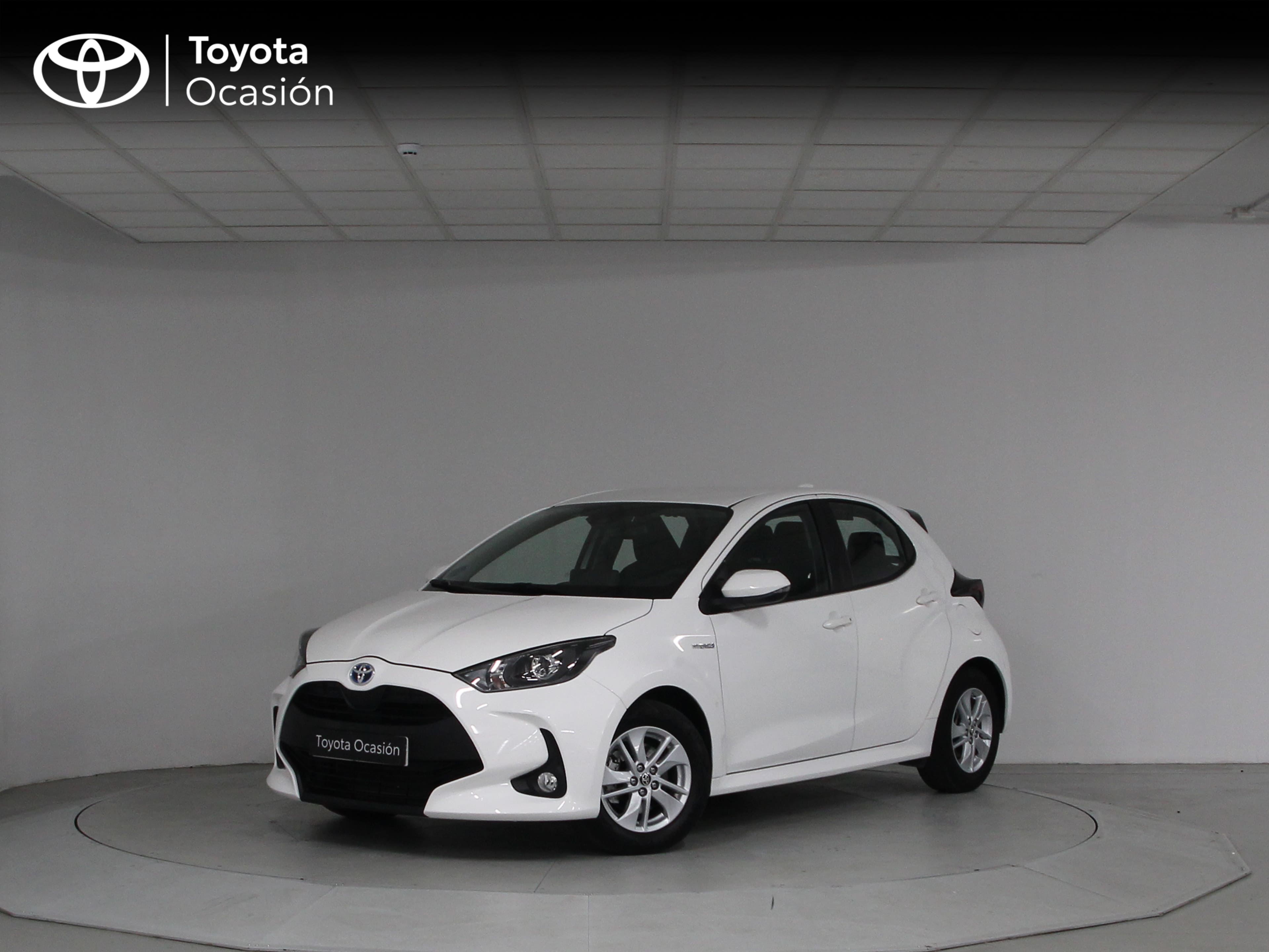 TOYOTA Yaris (1.5 120H Business Plus) en Barcelona