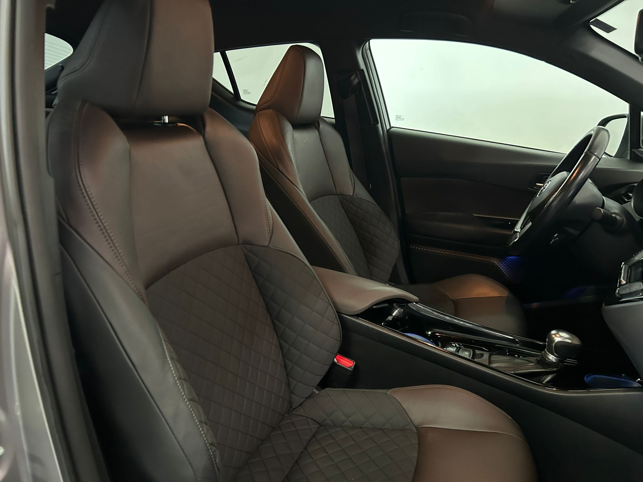 Foto del TOYOTA C-HR 125H Advance