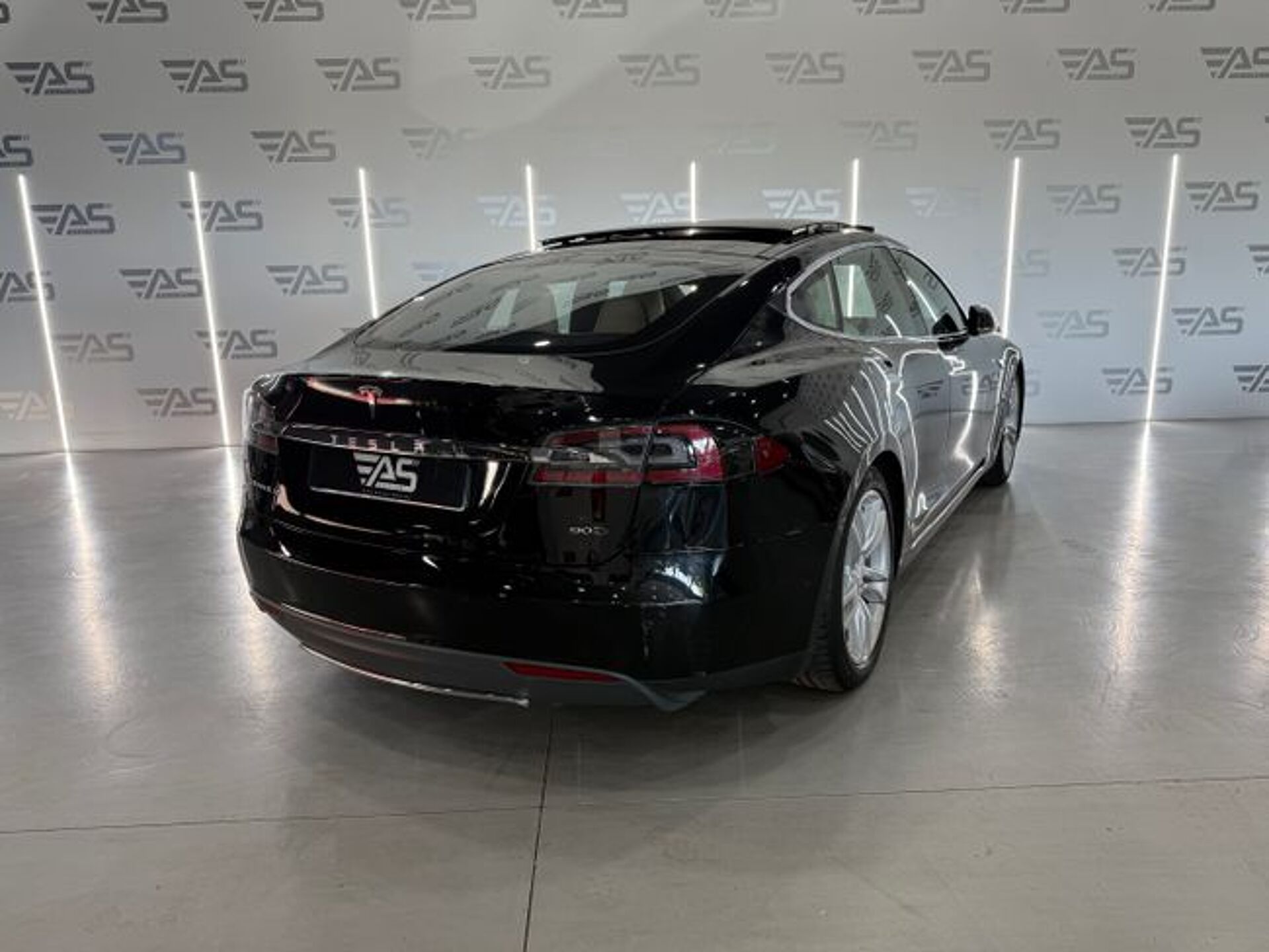 Imagen 3 de TESLA Model S