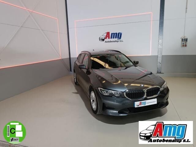 BMW Serie 3 (318d Touring Business Advantage aut.) en Cádiz