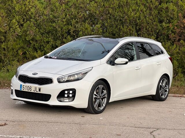 KIA Ceed (1.6 CRDi VGT GT Line 100 kW (136 CV)) en Barcelona