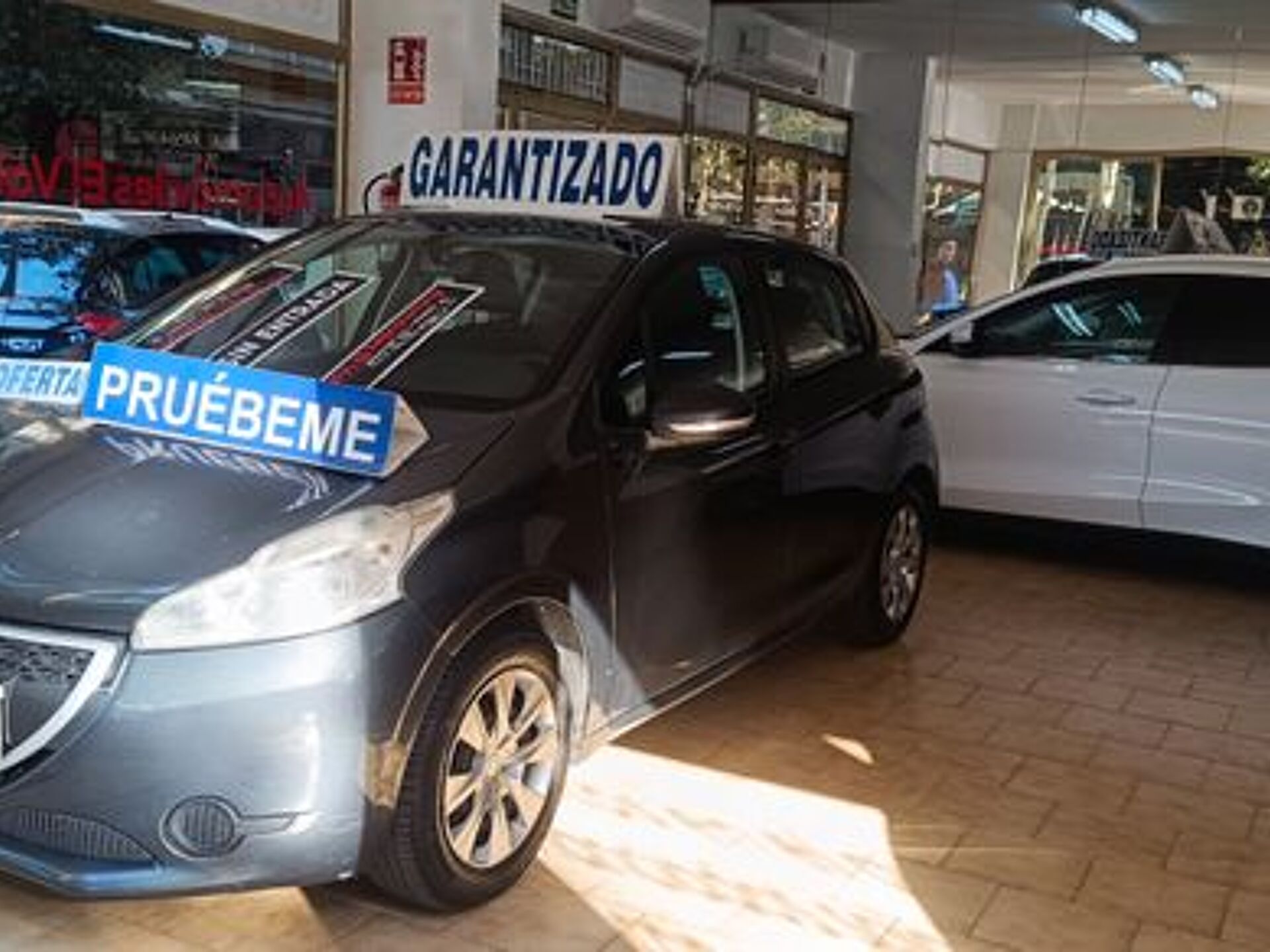 Imagen 3 de PEUGEOT 208