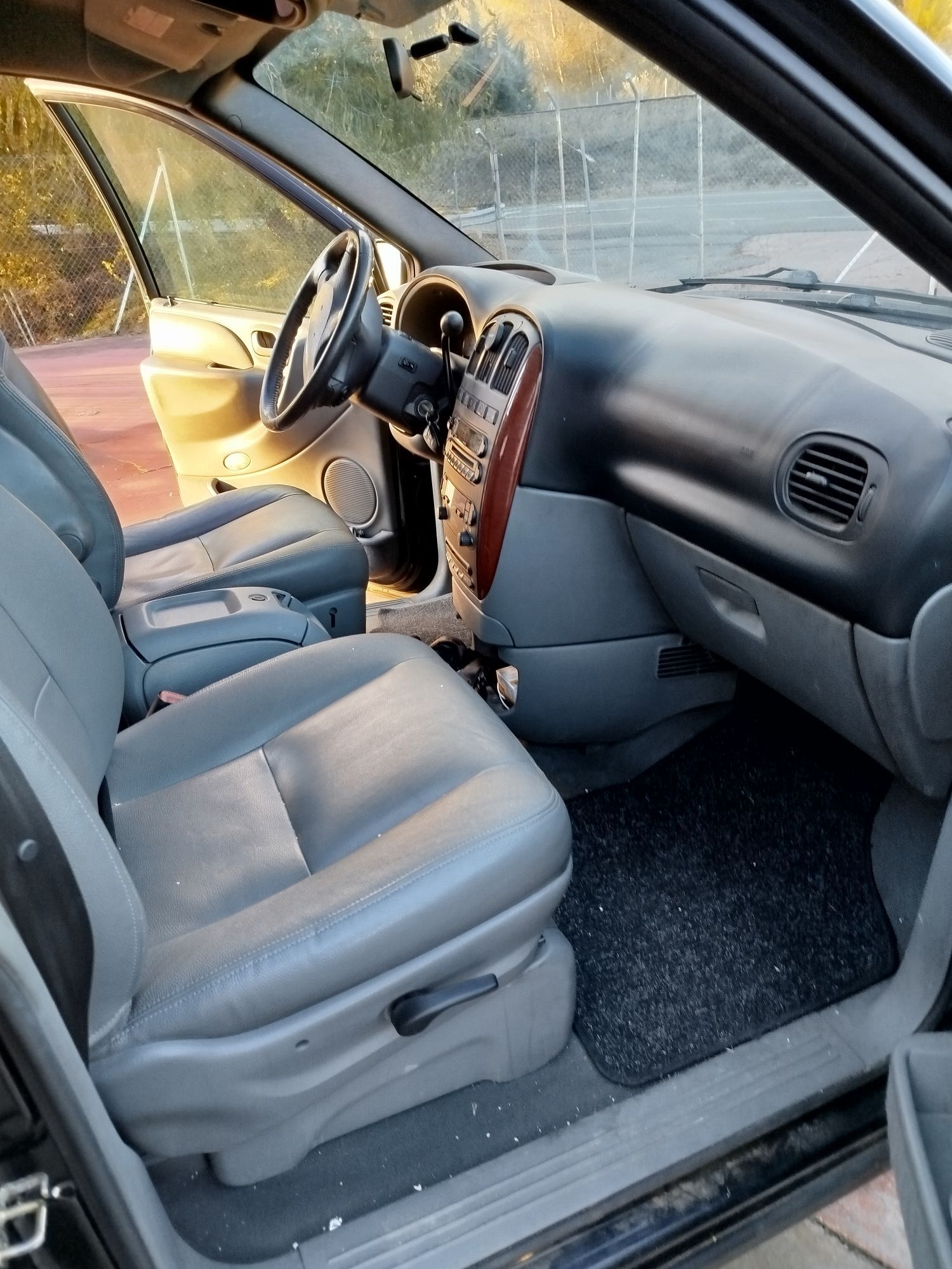 Foto del CHRYSLER Voyager Grand  2.8CRD Limited Aut.