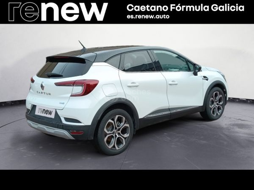 Foto del RENAULT Captur E-TECH Híbrido Enchufable Fast Track 117kW