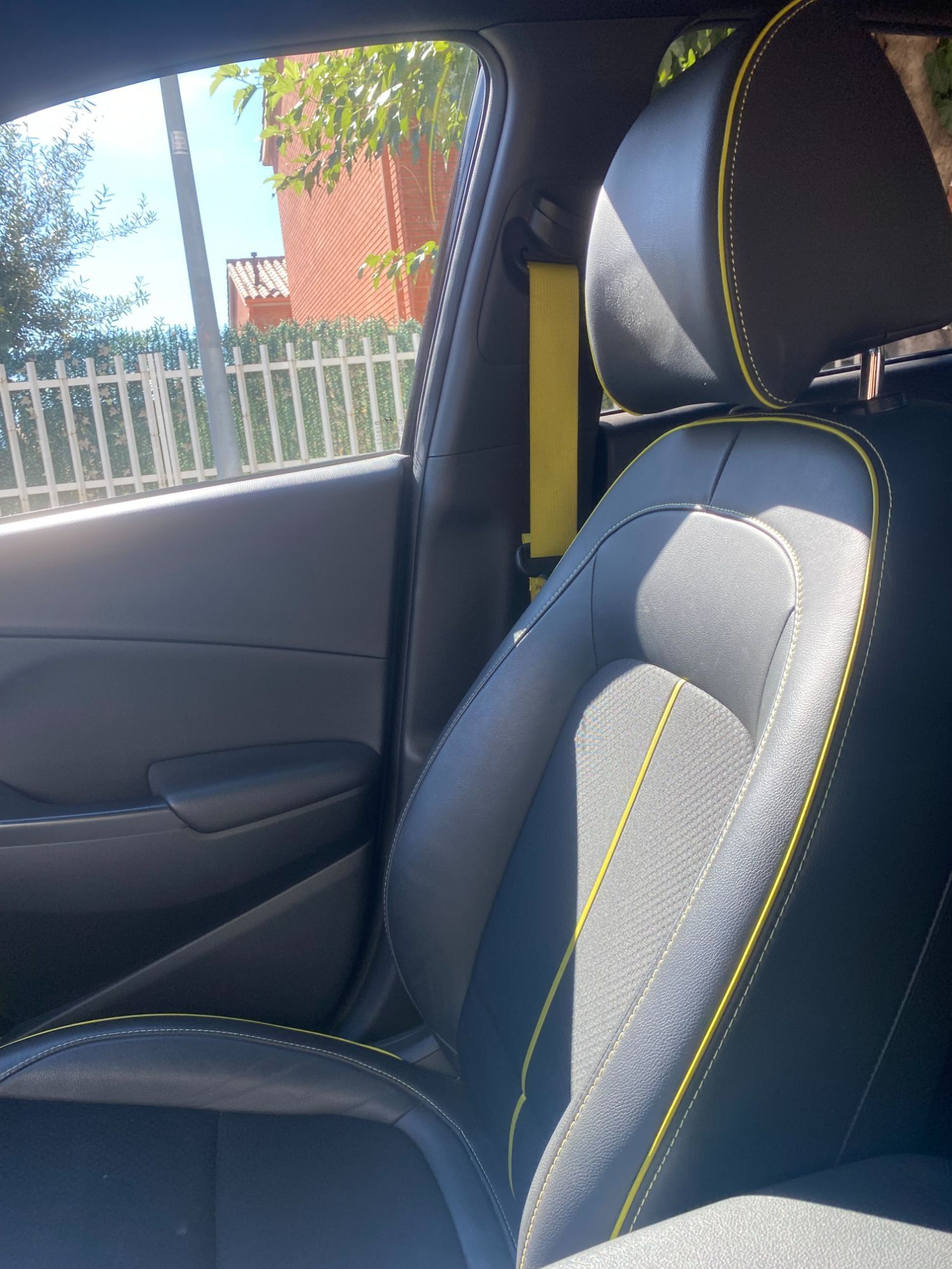 Foto del HYUNDAI Kona 1.0 TGDI Tecno Lime 4x2