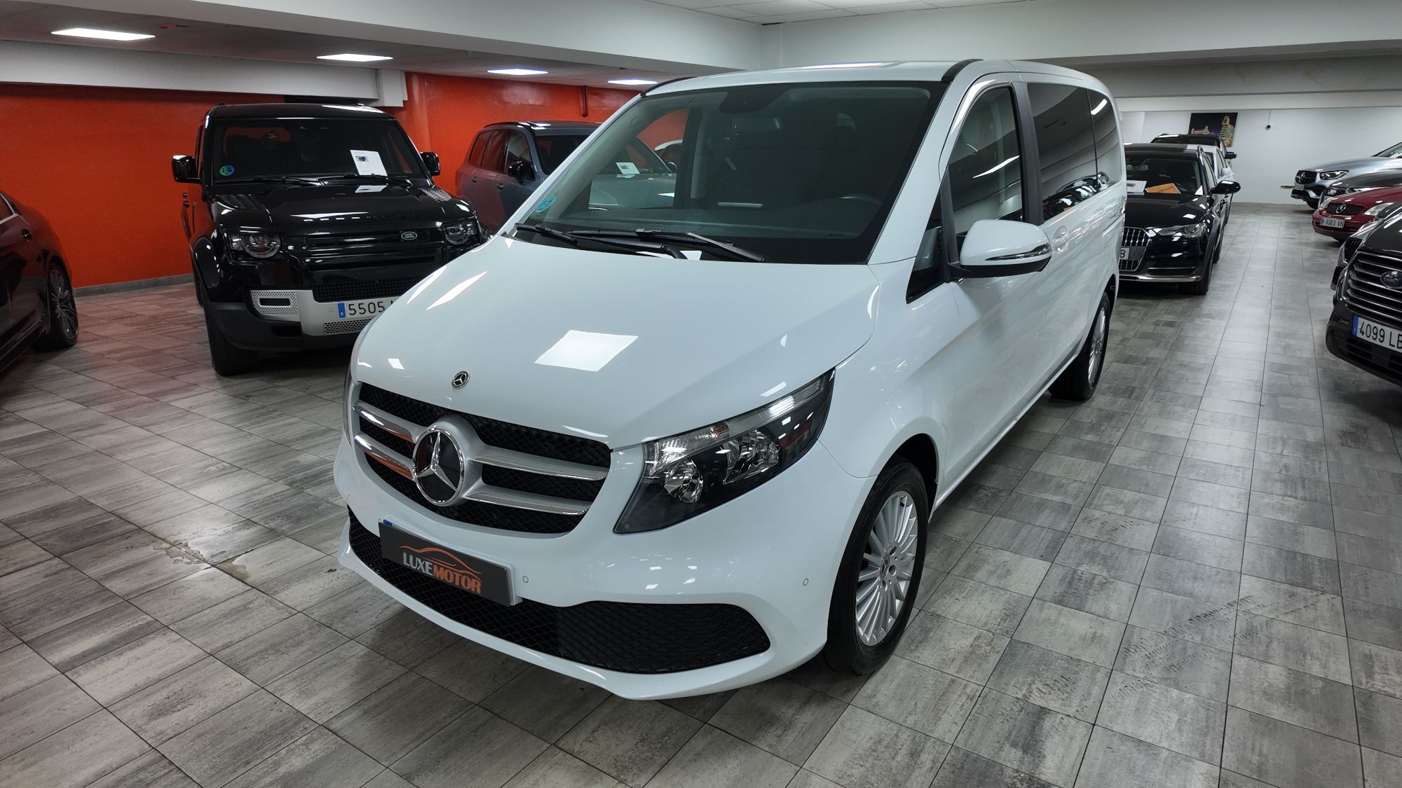 MERCEDES Clase V (V 250d Compacto Avantgarde) en Madrid