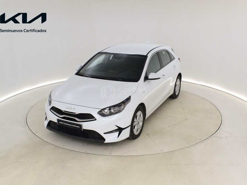 Foto del KIA Ceed 1.6 MHEV iMT Drive 136