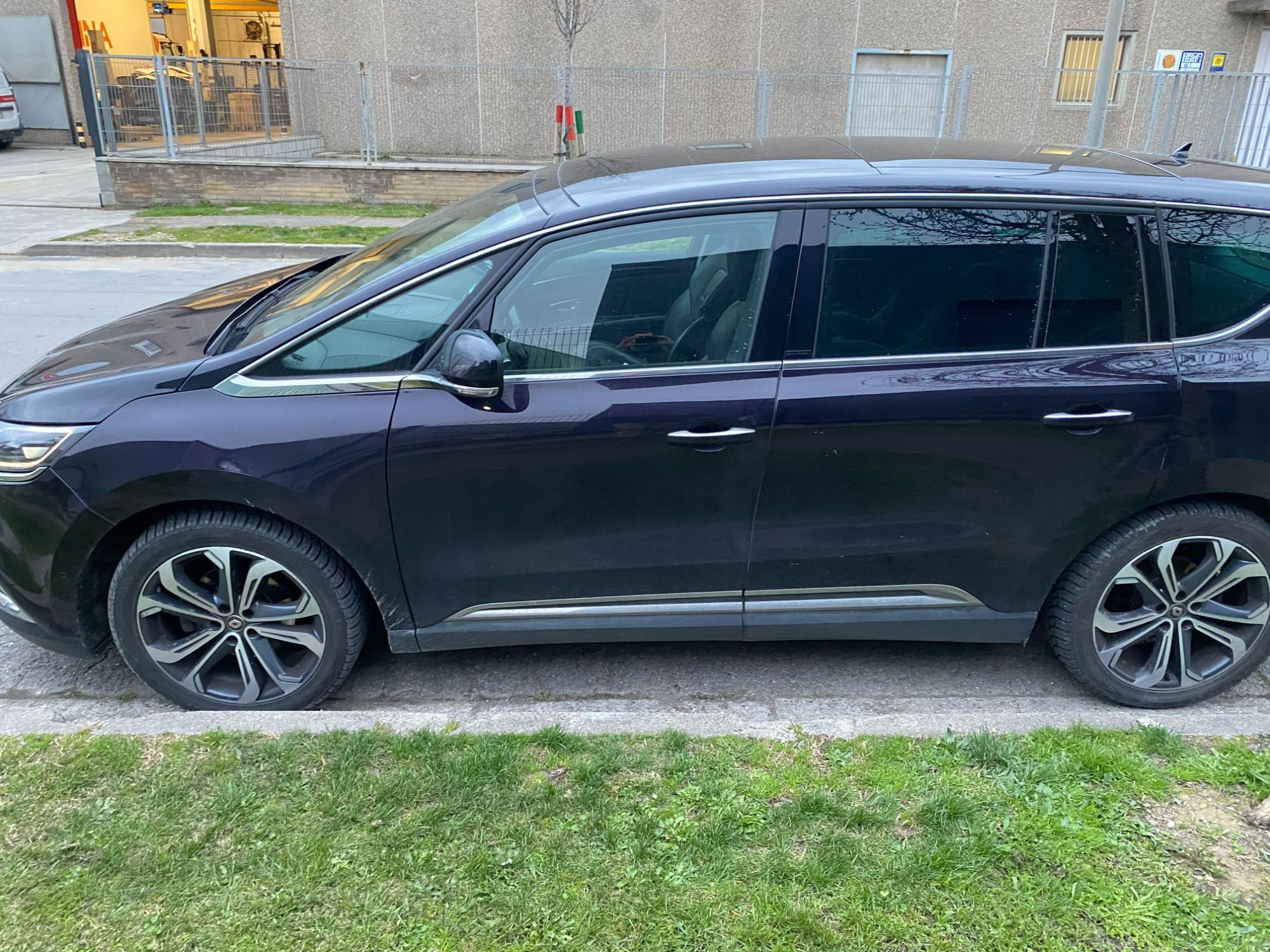 Foto del RENAULT Espace 2.0dCi TT Initiale Paris Blue EDC 147kW