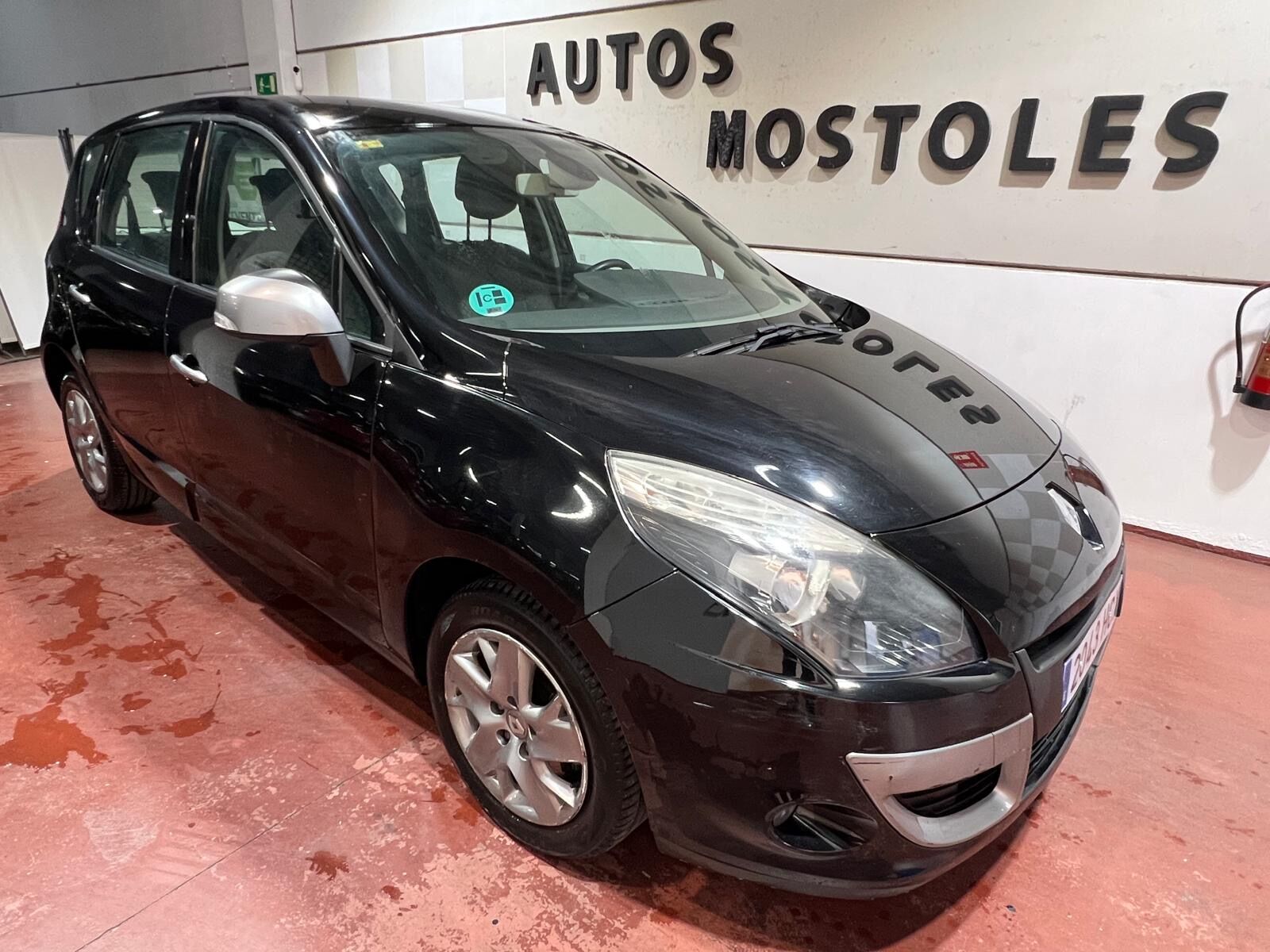 RENAULT Scenic (Scénic 1.6 Emotion) en Madrid