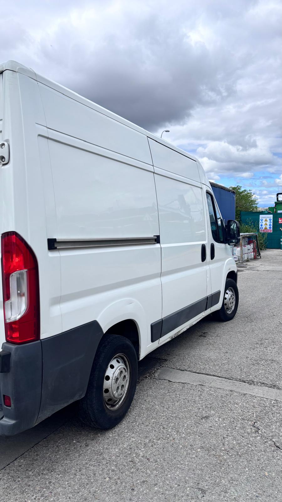 Foto del CITROEN Jumper Fg. 2.0BlueHDi 35 L2H2 110