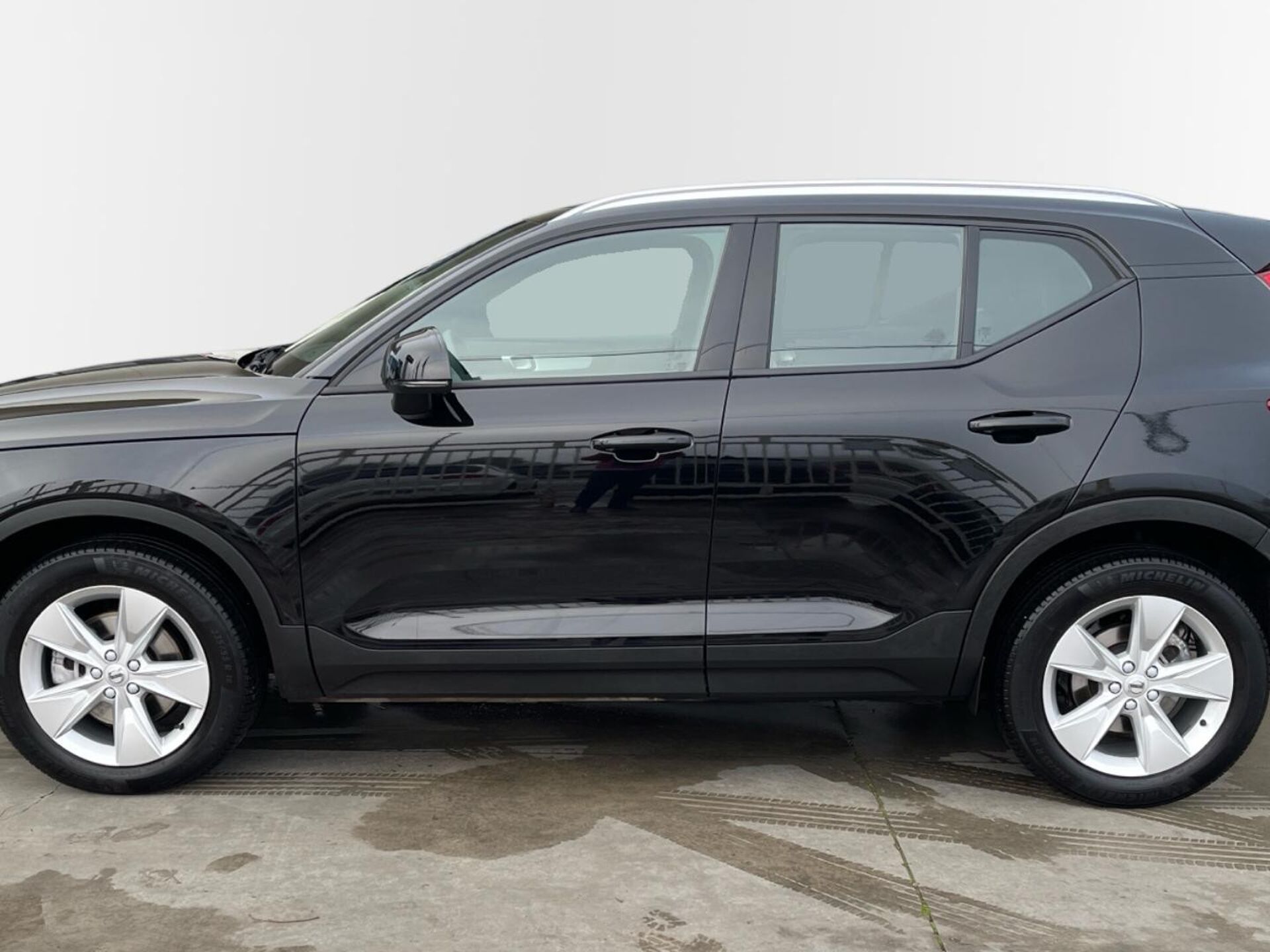 Imagen 3 de VOLVO XC40