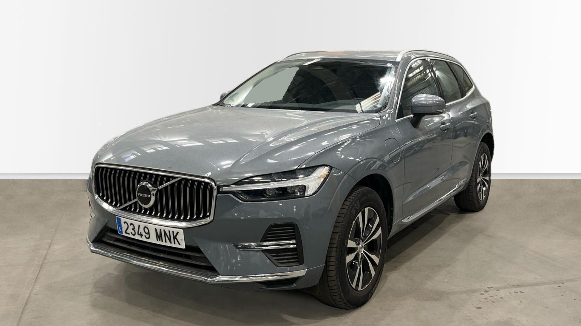 VOLVO XC60 (T6 Recharge Core AWD Auto 257 kW (350 CV)) en Madrid