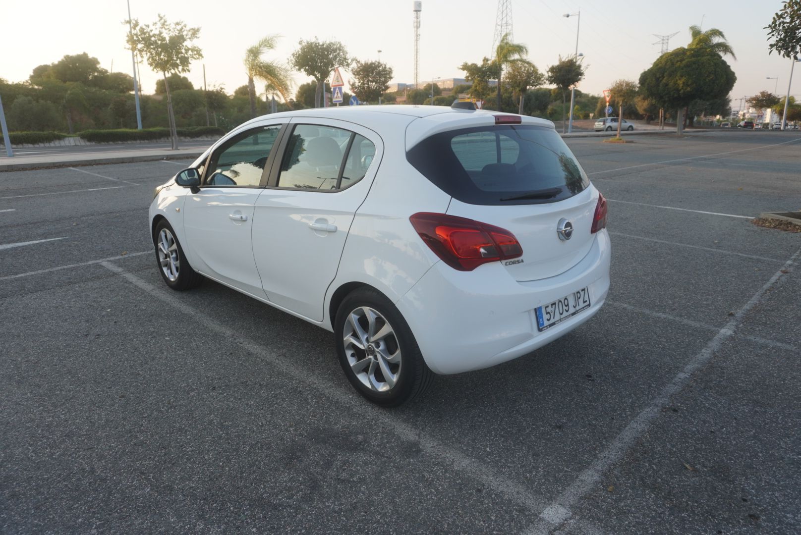 Foto del OPEL Corsa 1.4 Selective 90