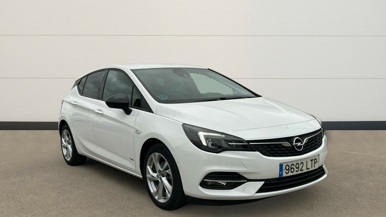 OPEL Astra (1.2T SHL 81KW DESIGN & TECH 110 5P) en Madrid