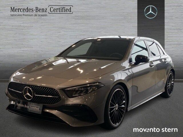 MERCEDES Clase A (180 100 kW (136 CV)) en Barcelona