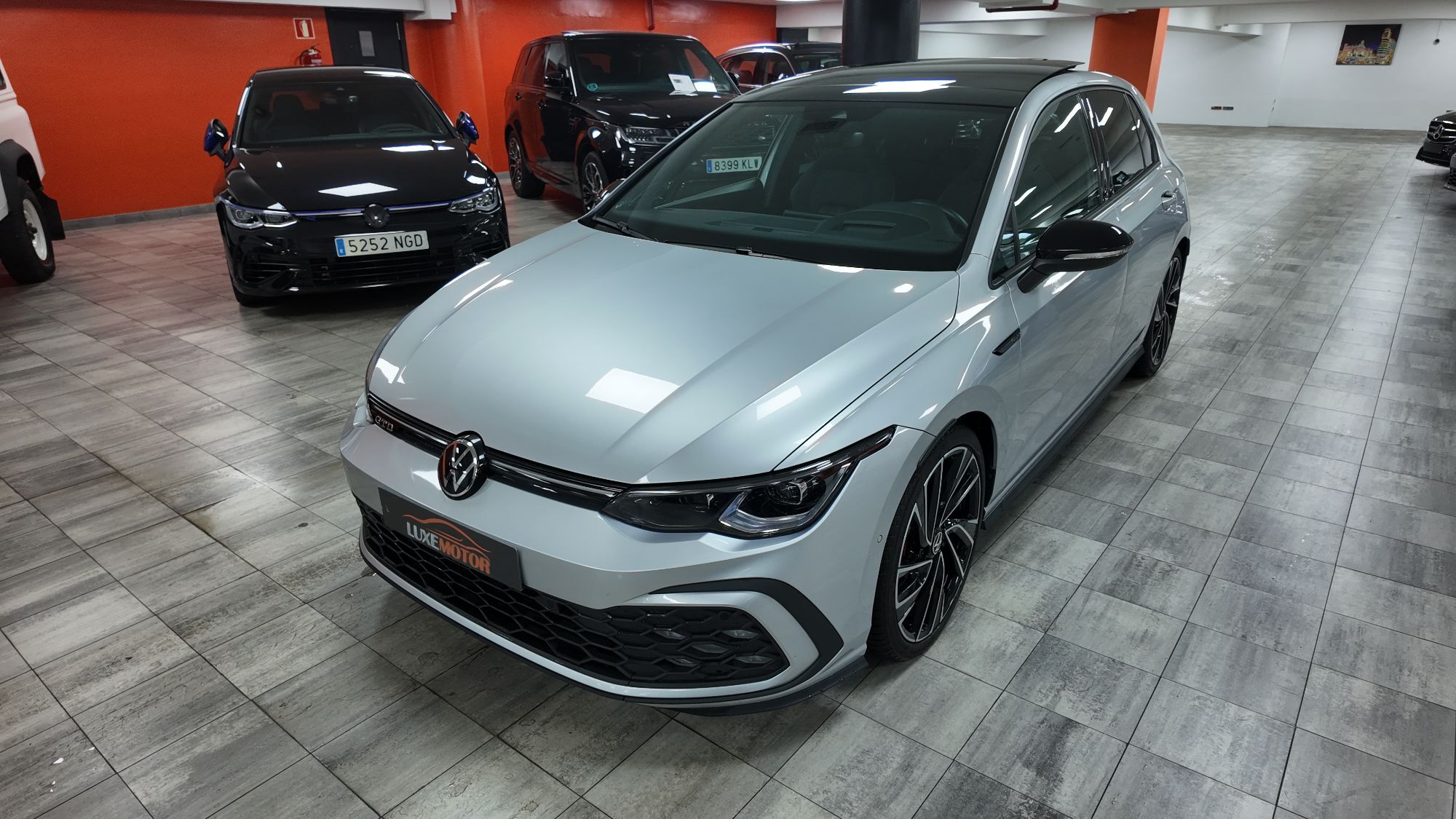 VOLKSWAGEN Golf (2.0TDI R-Line DSG 110kW) en Madrid