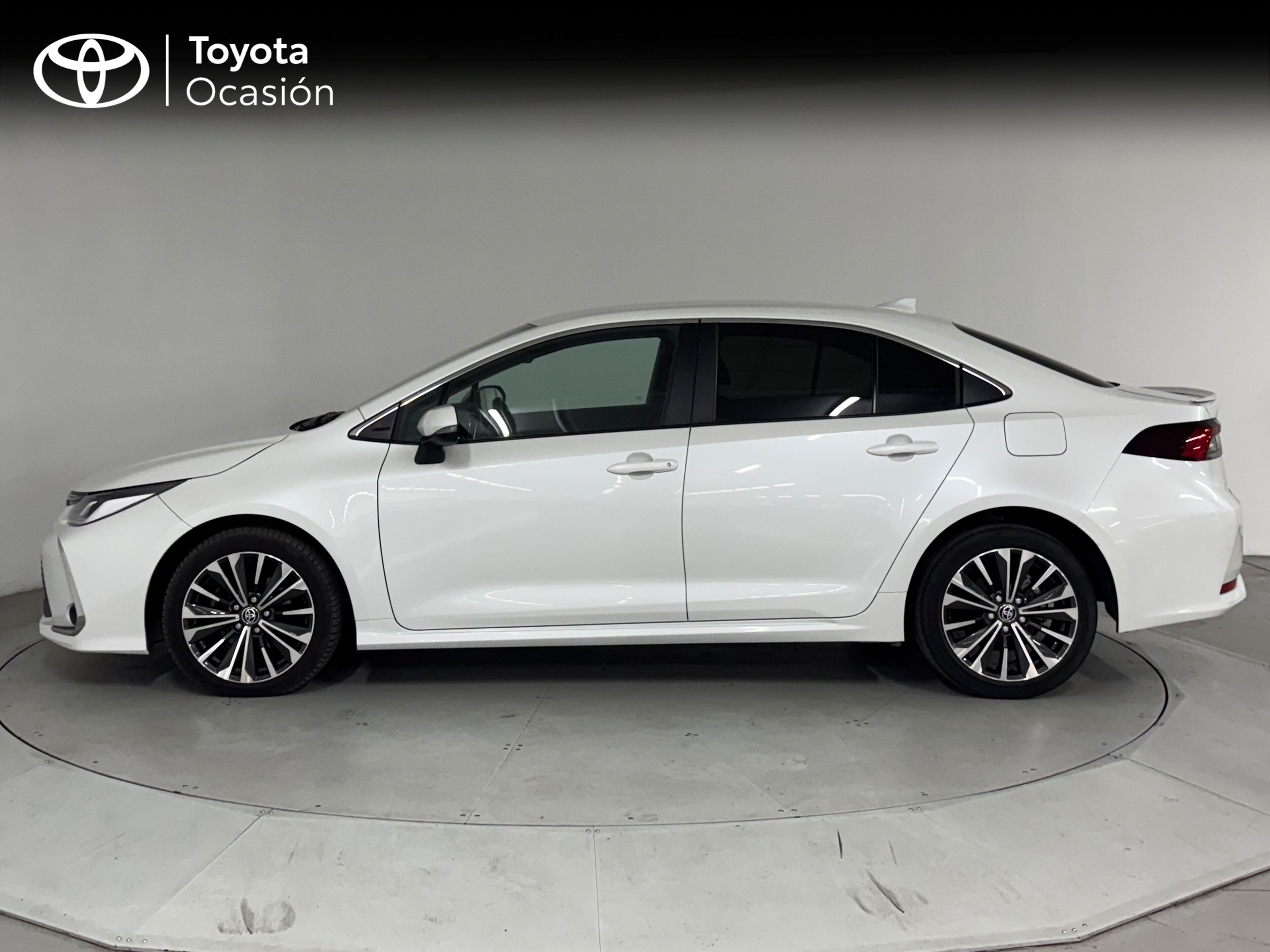 Foto del TOYOTA Corolla Sedán 140H Style Plus