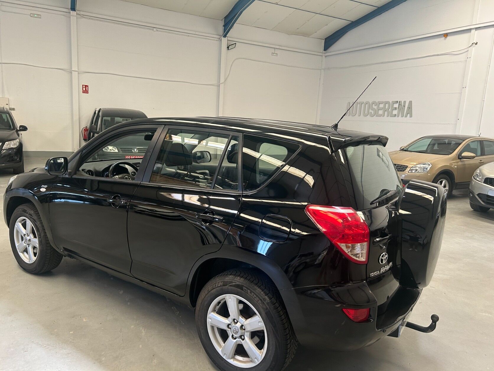 TOYOTA RAV-4 (2.2 D-4D 136cv Sol) en Badajoz