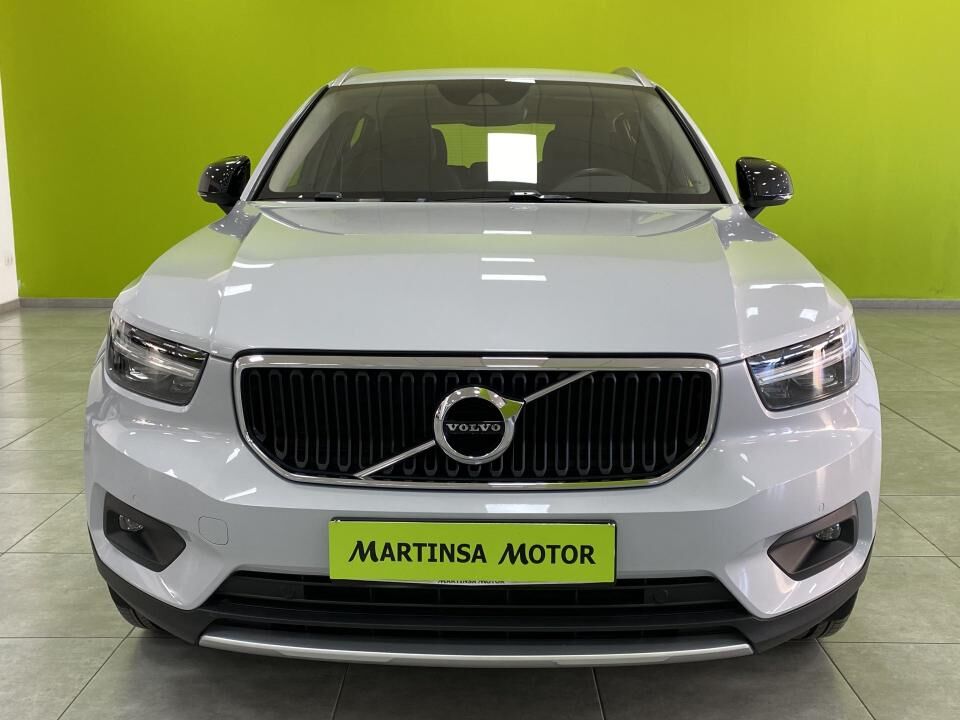 Foto del VOLVO XC40 T2 Momentum Pro Aut.