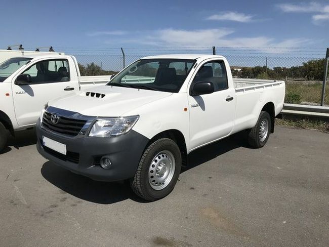TOYOTA Hilux (Hilux 2.5D-4D Cabina Sencilla GX) en Córdoba