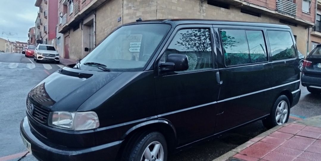 Foto del VOLKSWAGEN Multivan 2.5TDI 150