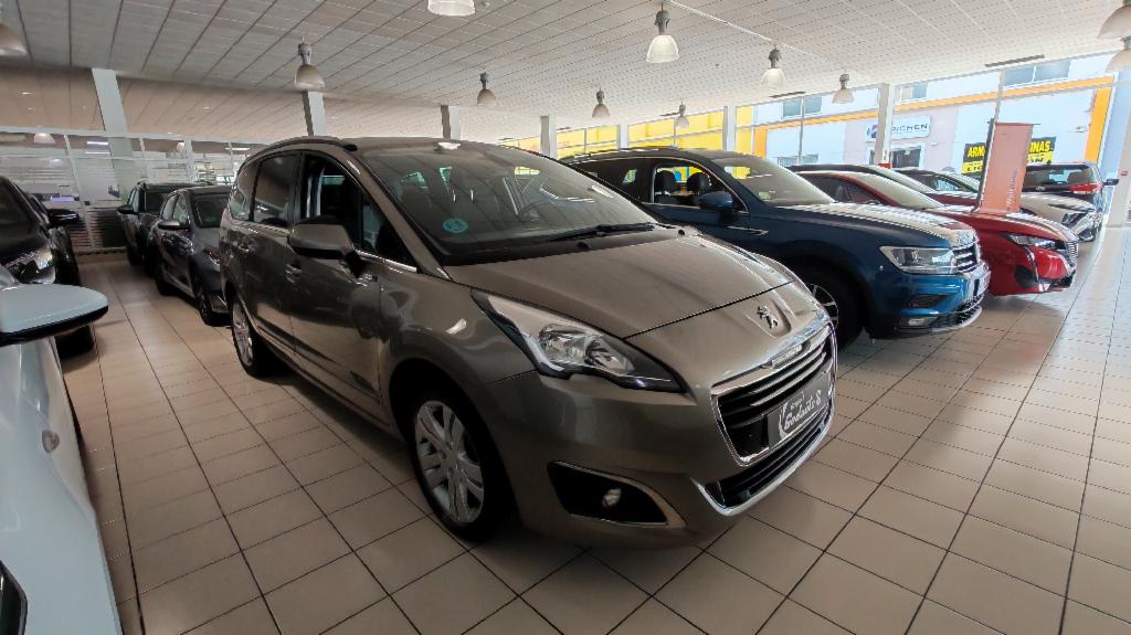 Foto del PEUGEOT 5008 1.2 PureTech S&S Style 7 pl. 130
