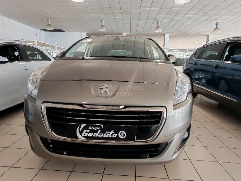 Foto del PEUGEOT 5008 1.2 PureTech S&S Style 7 pl. 130