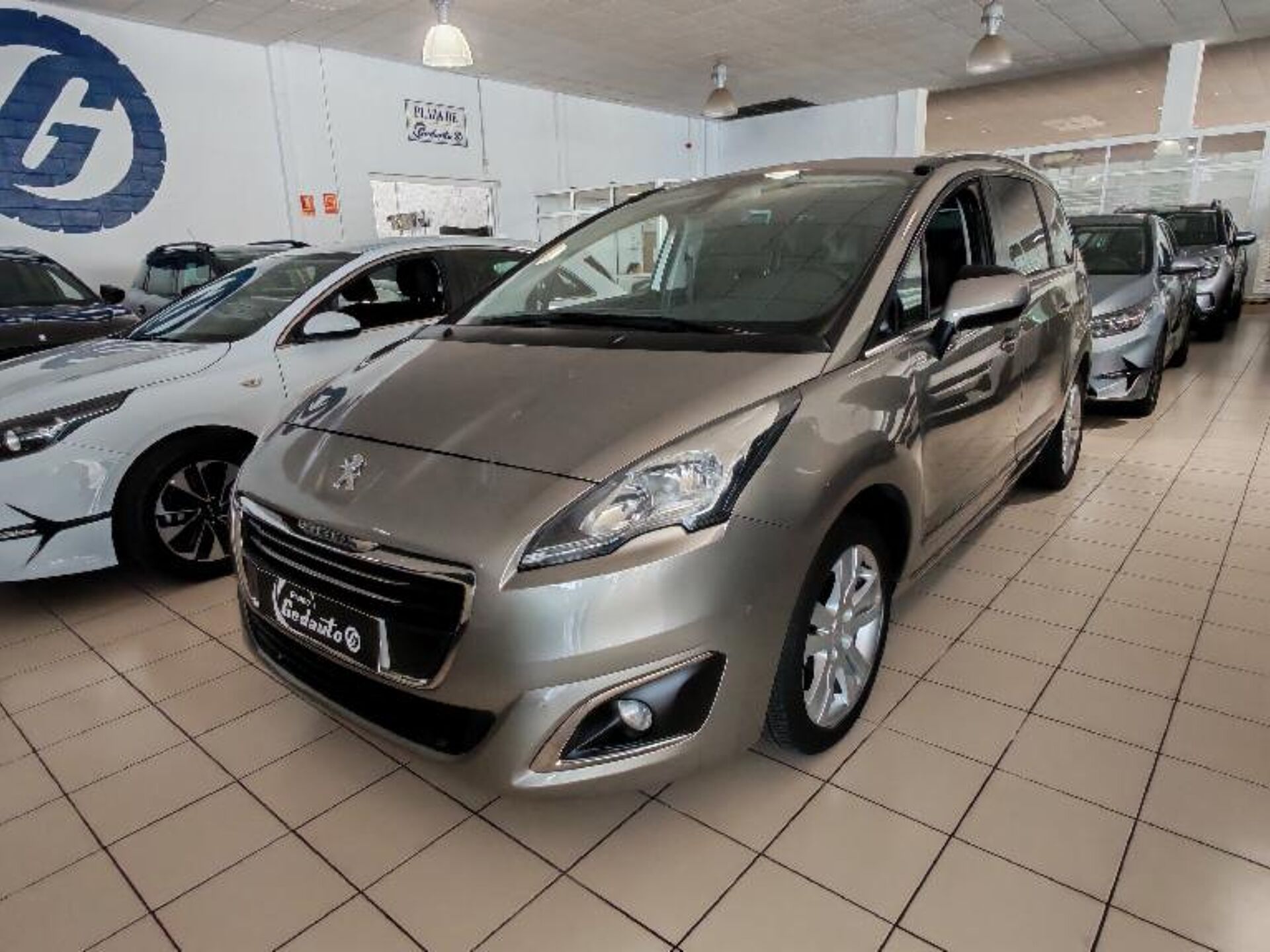 Imagen 3 de PEUGEOT 5008