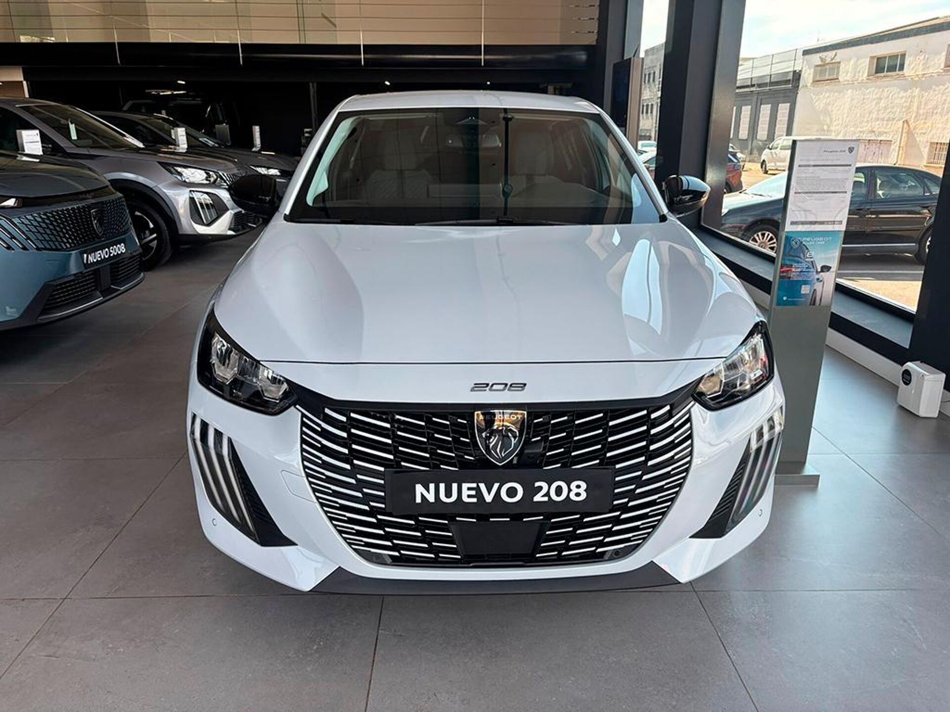 Imagen 3 de PEUGEOT 208