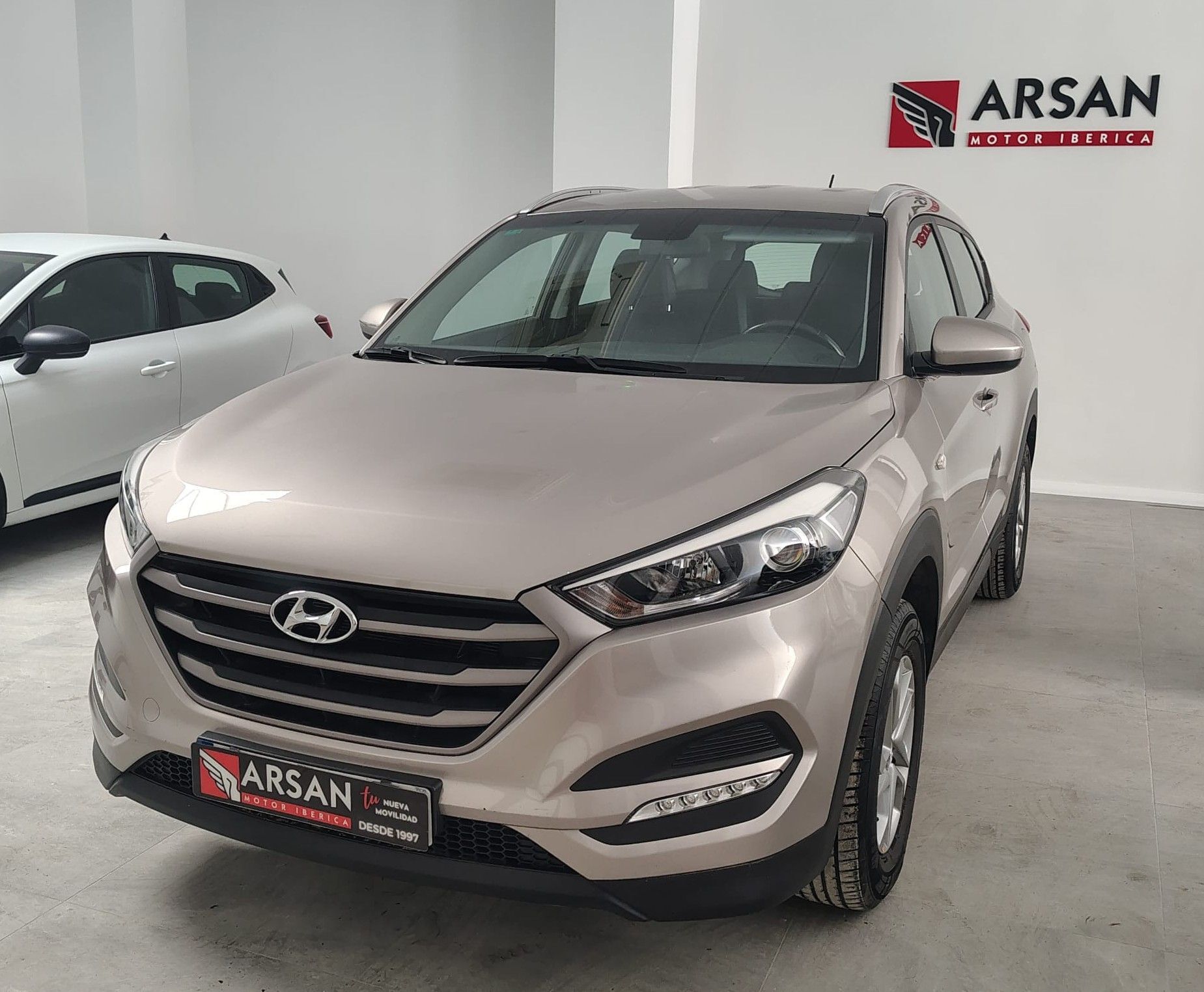 HYUNDAI Tucson (1.6 GDI BD Essence 4x2 131) en Valencia