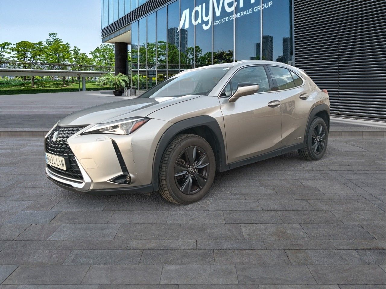 LEXUS UX (250h Business 2WD 135 kW (184 CV)) en Madrid