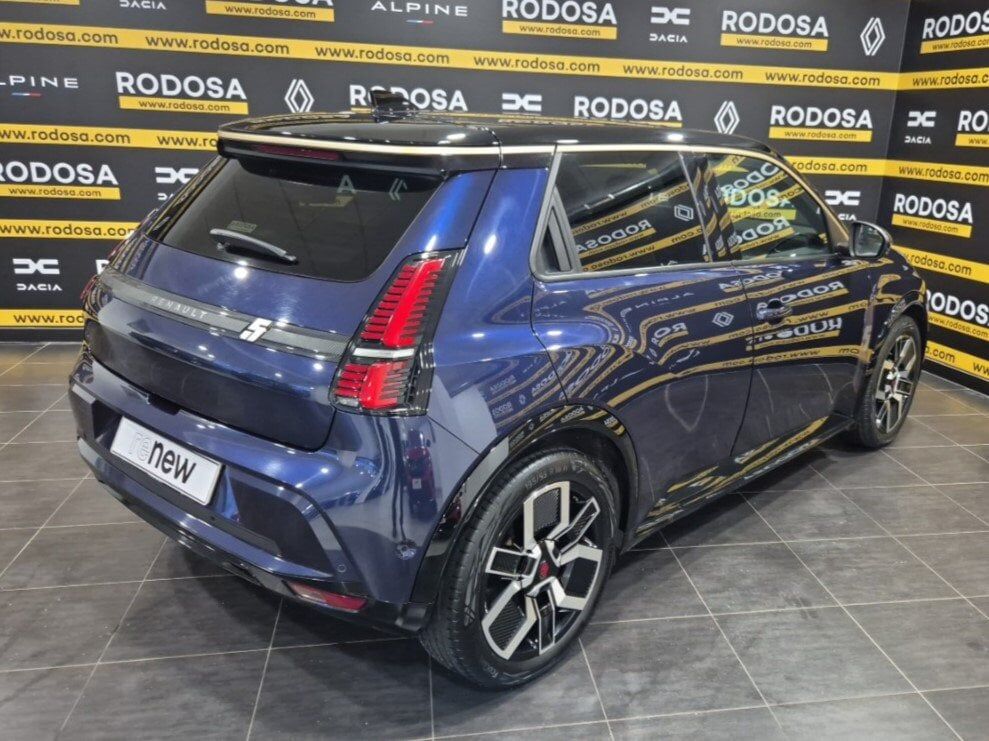 Foto del RENAULT R5 Iconic cinq autonomía confort 110 kW