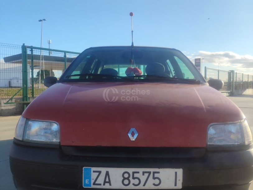 Foto del RENAULT Clio 1.2 RL