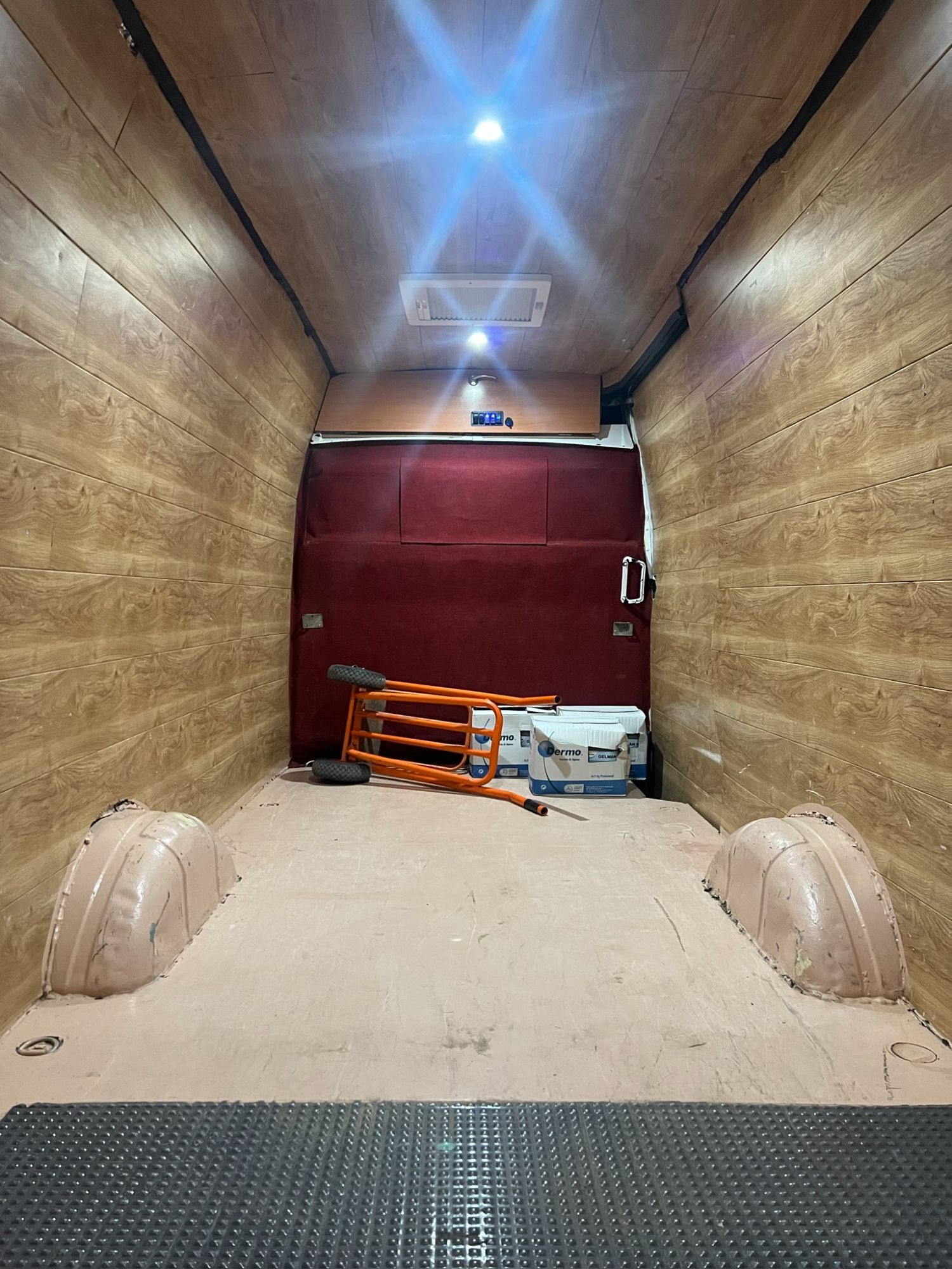 Foto del IVECO Daily Furgón 35S12 V 4100 H3 18.0 116