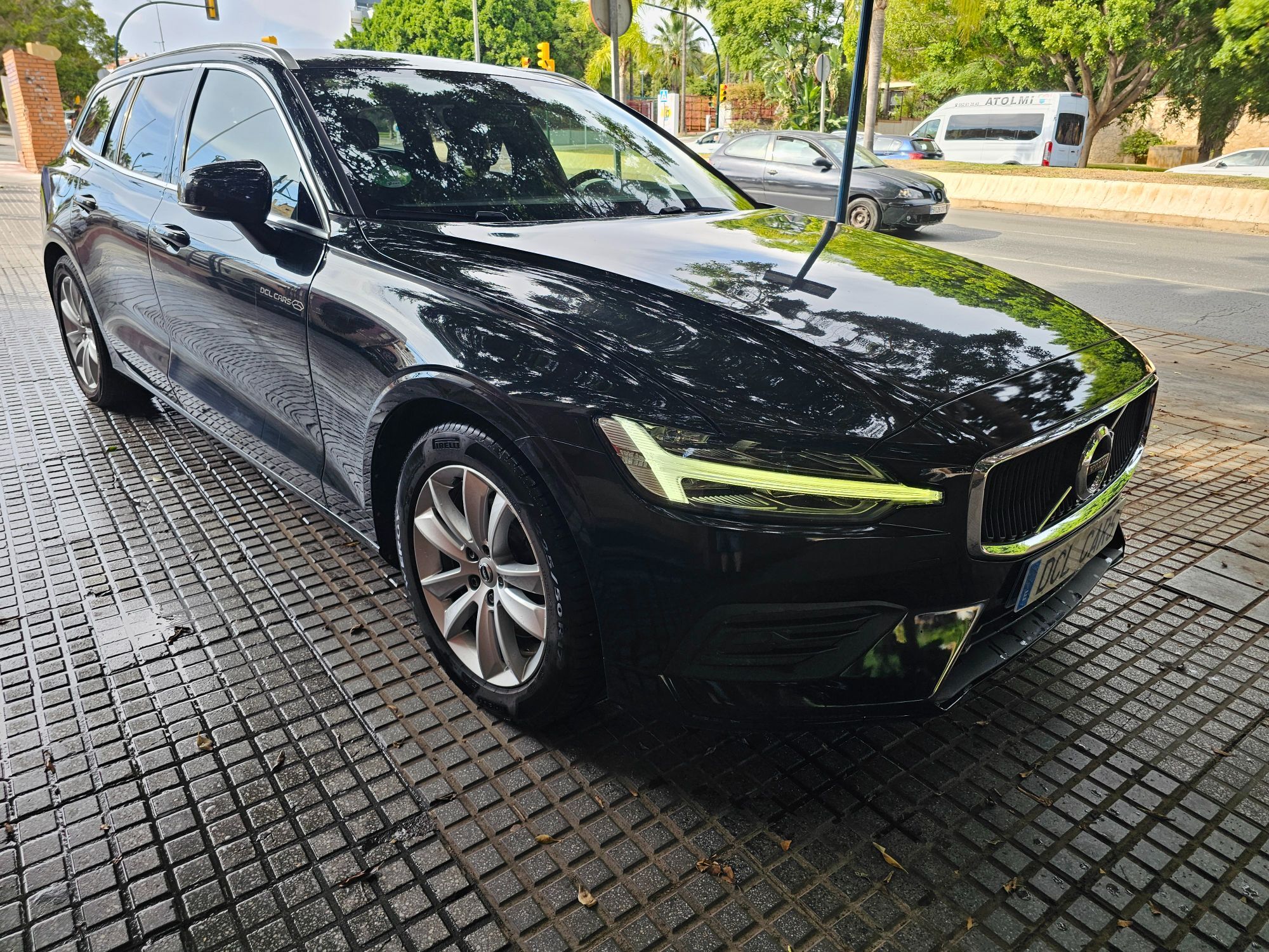 VOLVO V60 (D4 Momentum) en Málaga