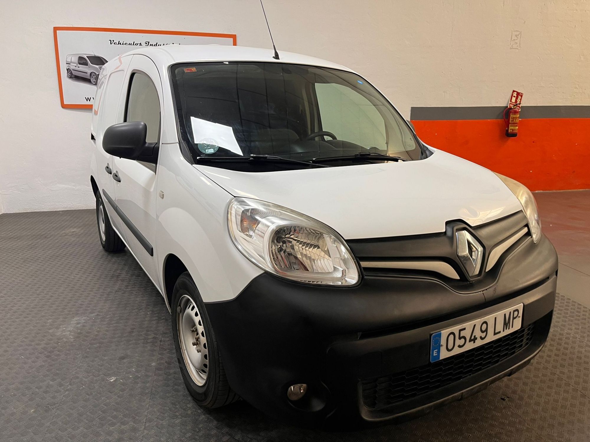 RENAULT Kangoo (Combi 1.5dCi Blue Profesional 59kW) en Madrid