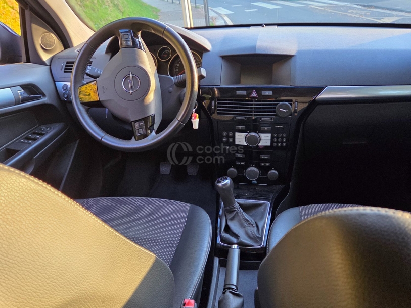 Foto del OPEL Astra 1.7CDTi Edition 110