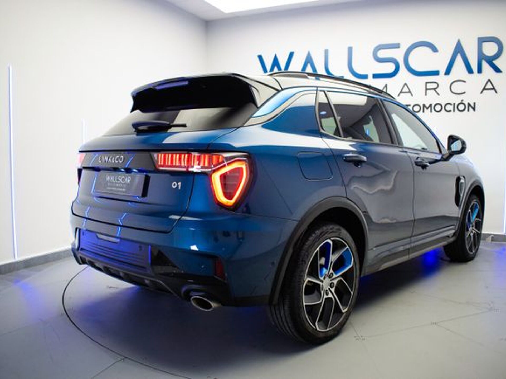 Imagen 3 de LYNK & CO 01