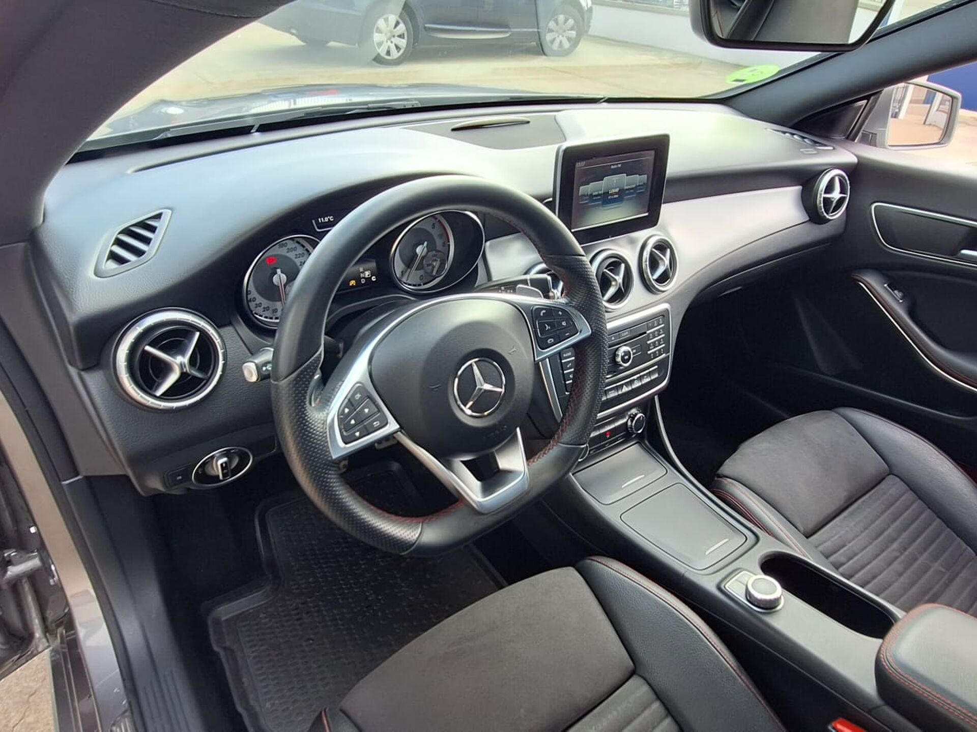 Imagen 2 de MERCEDES Clase CLA