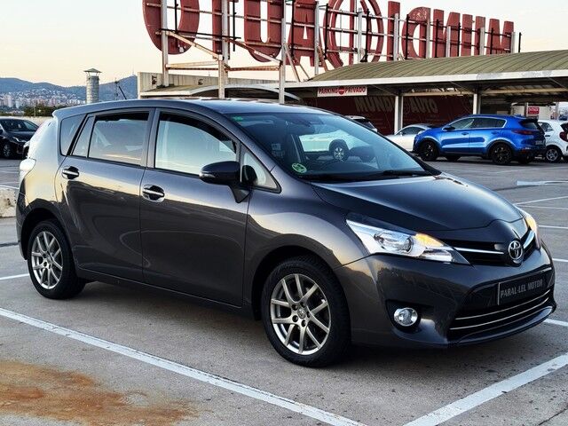 TOYOTA Verso (115D Advance 82 kW (112 CV)) en Barcelona
