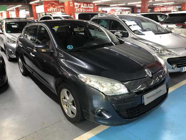 RENAULT Mégane (Dynamique 1.6 16v 81 kW (110 CV)) en Barcelona