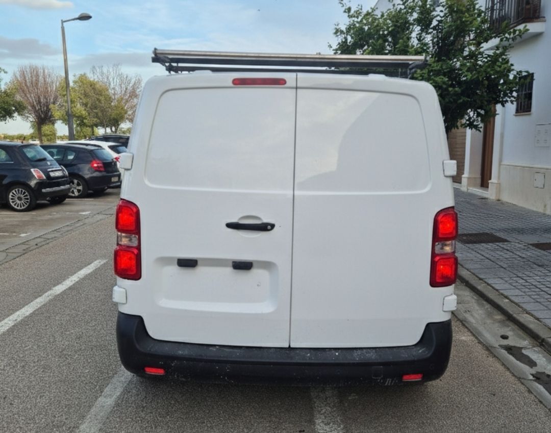 Foto del PEUGEOT Expert Fg. Compact 1.5BlueHDi S&S Premium 120