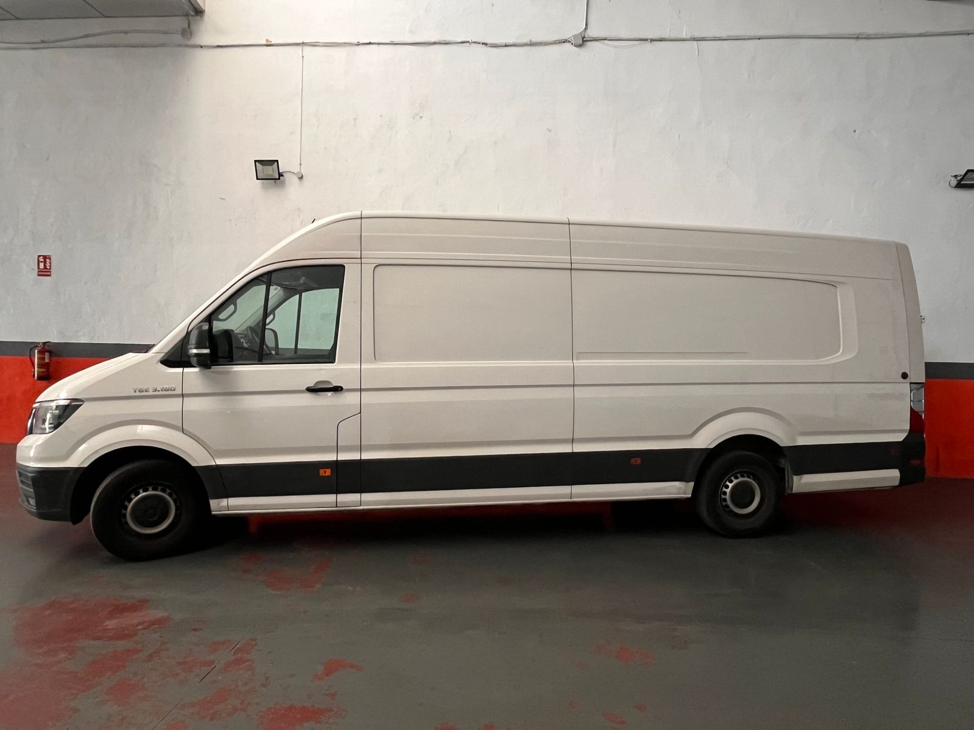 MAN TGE (3.180 Fg. Extra-Larga alto 3.5t Aut. 177) en Madrid